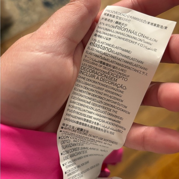 NWT Under Armour Capri Heat Gear Leggings - Picture 7 of 9